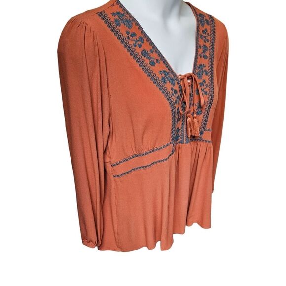 TORRID Babydoll Rayon Crape Embroidery lace- Up LongSleeve Top 1X - Picture 4 of 16